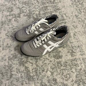 Onitsuka Tiger by Asics Gray and White Sneakers Size 4 1/2